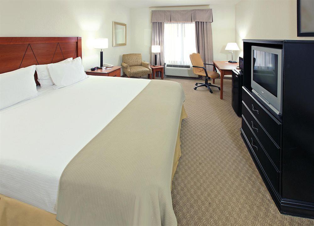 Holiday Inn Express & Suites Pine Bluff/Pines Mall By Ihg Ruang foto