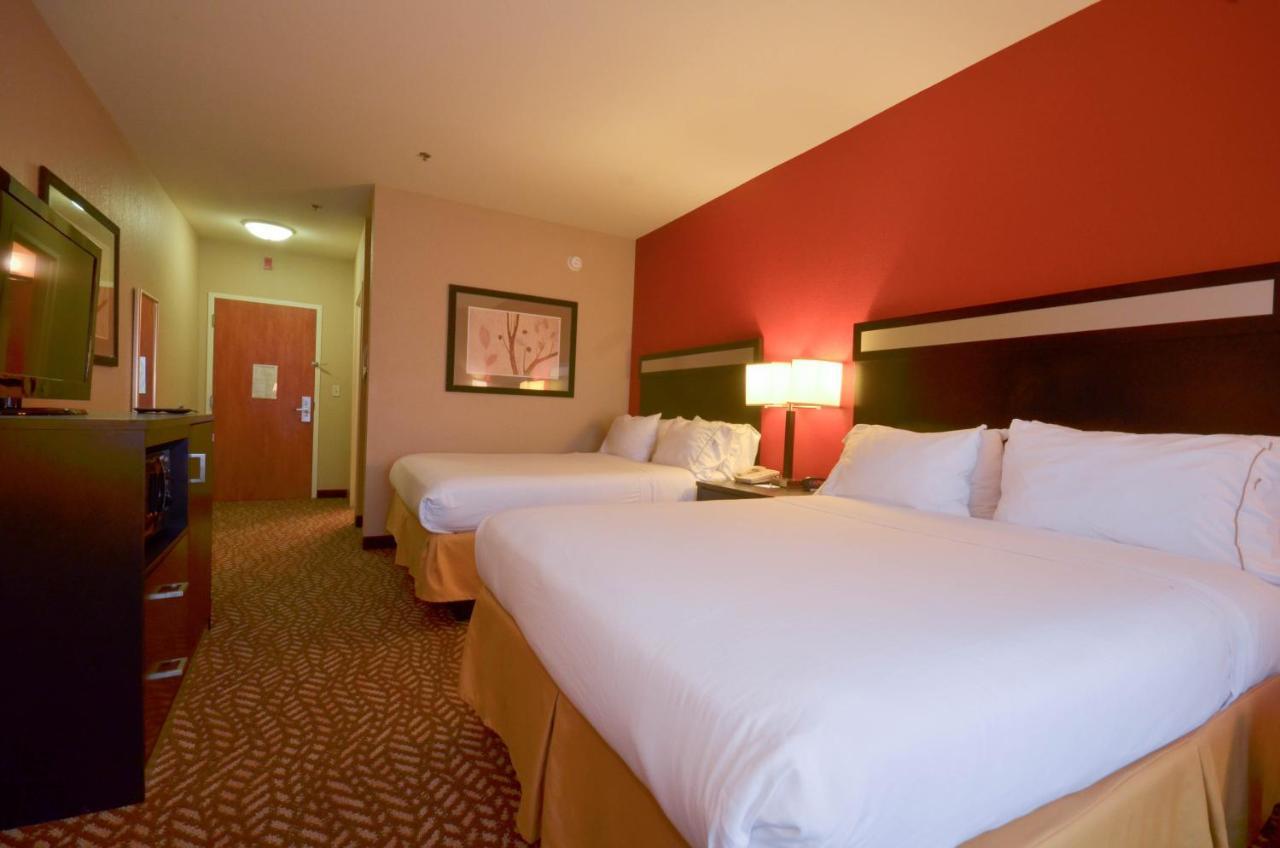 Holiday Inn Express & Suites Pine Bluff/Pines Mall By Ihg Bagian luar foto