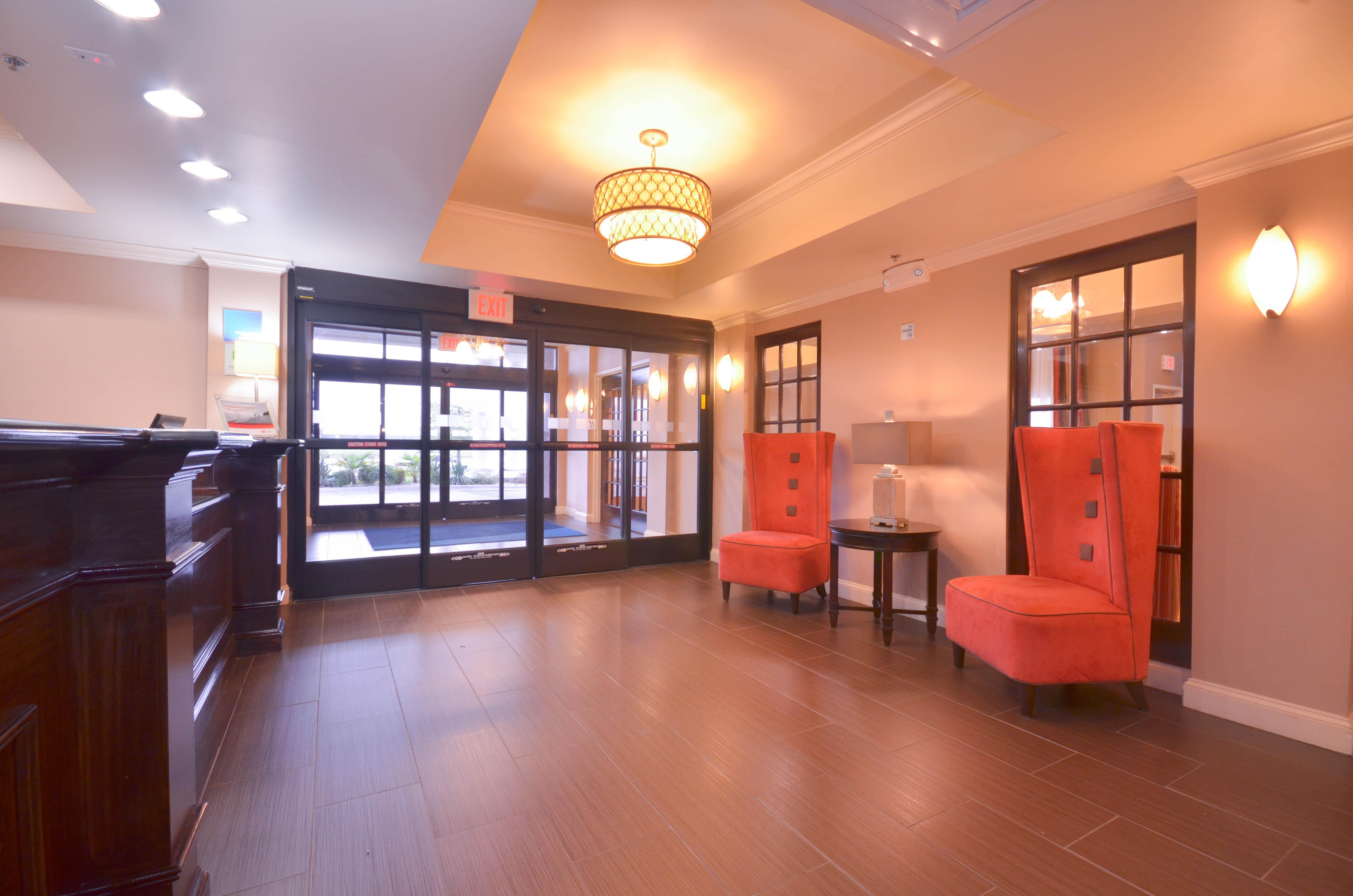 Holiday Inn Express & Suites Pine Bluff/Pines Mall By Ihg Bagian luar foto