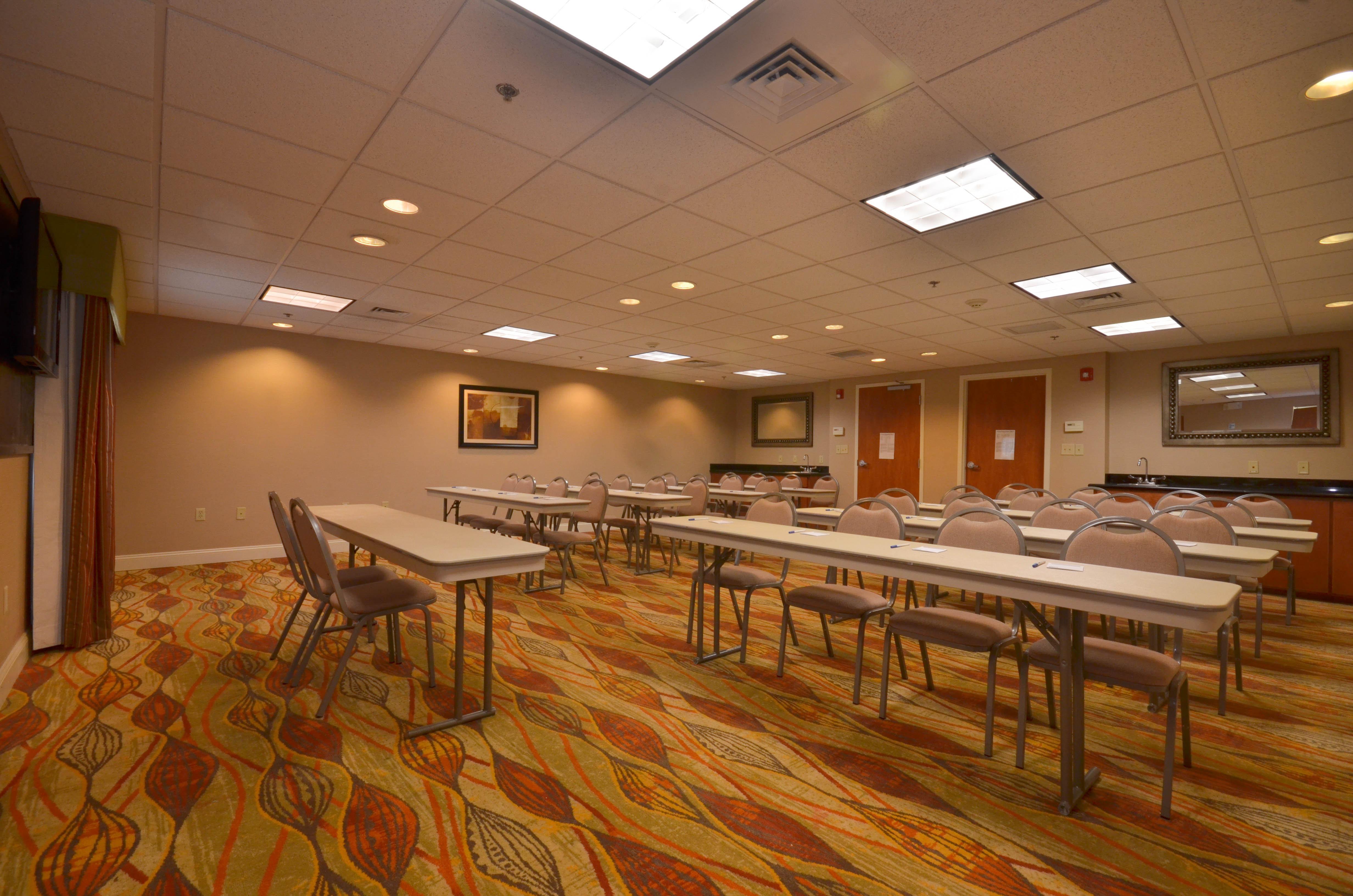 Holiday Inn Express & Suites Pine Bluff/Pines Mall By Ihg Bagian luar foto