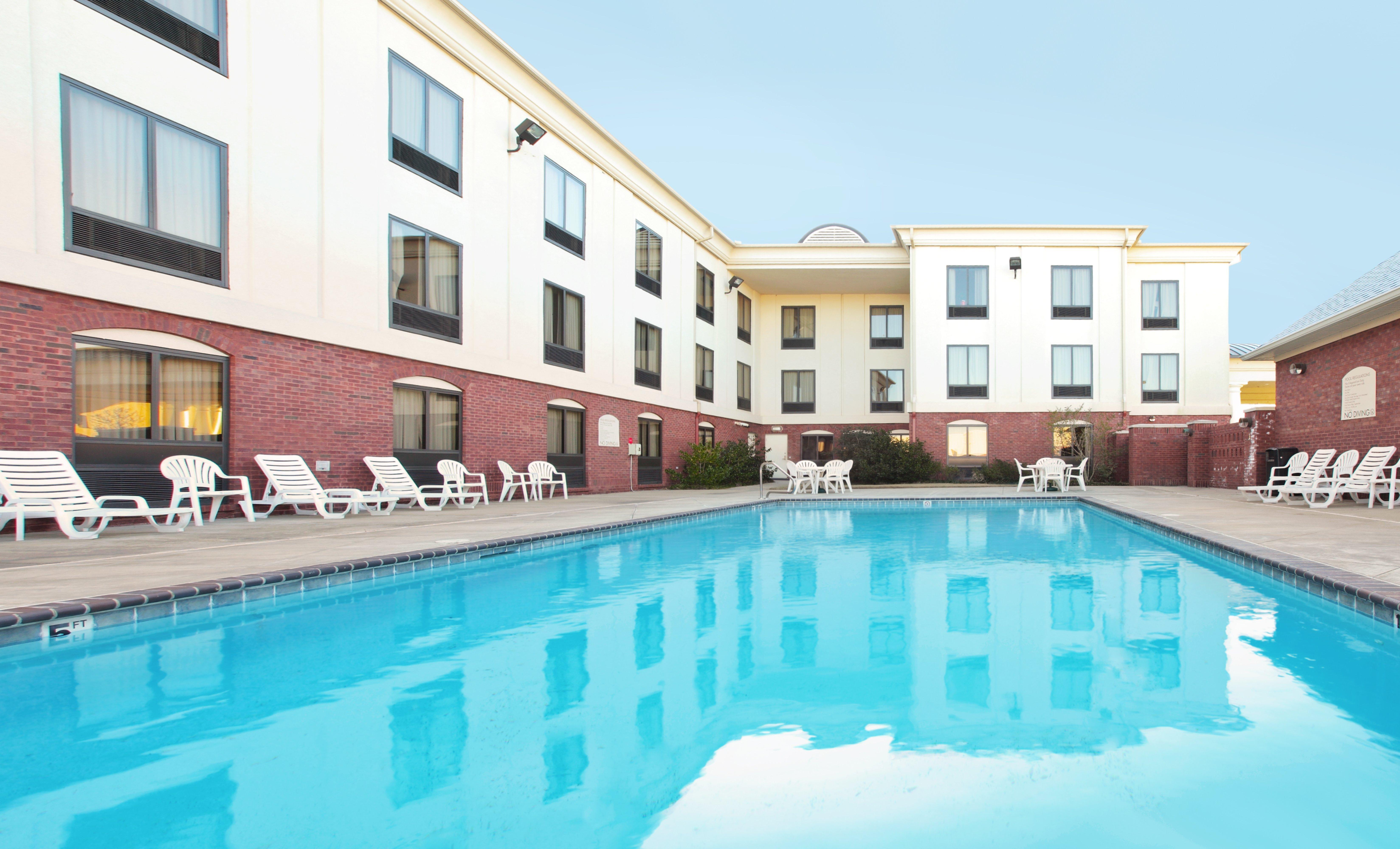 Holiday Inn Express & Suites Pine Bluff/Pines Mall By Ihg Bagian luar foto