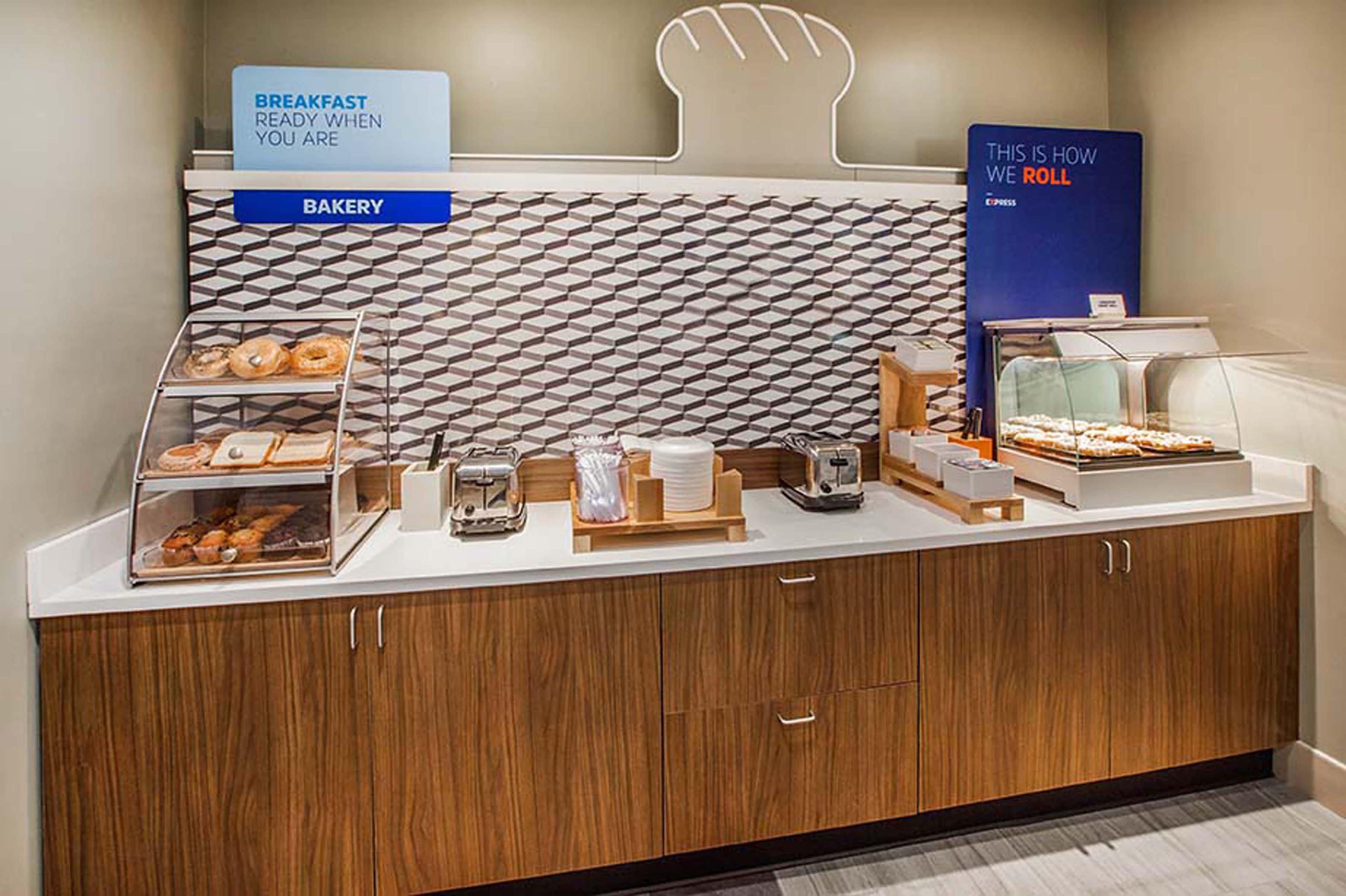 Holiday Inn Express & Suites Pine Bluff/Pines Mall By Ihg Bagian luar foto