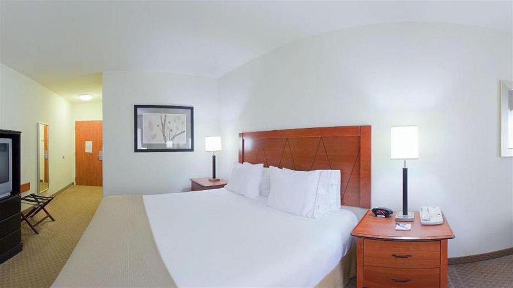 Holiday Inn Express & Suites Pine Bluff/Pines Mall By Ihg Bagian luar foto