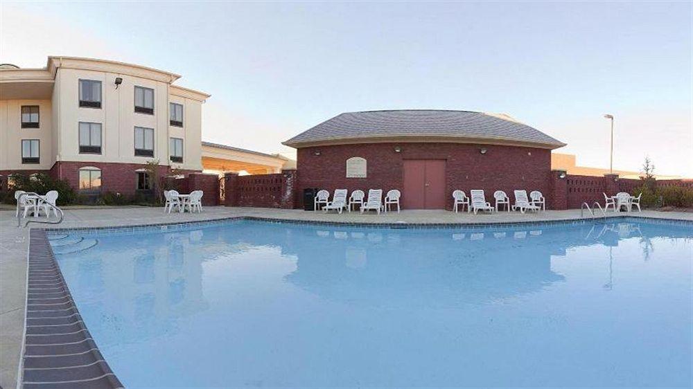 Holiday Inn Express & Suites Pine Bluff/Pines Mall By Ihg Bagian luar foto