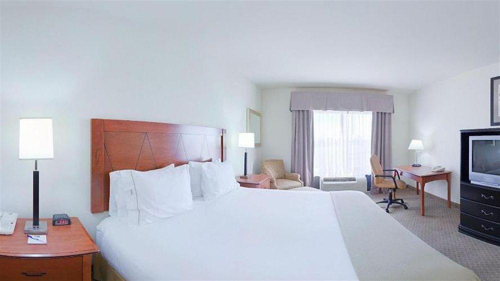 Holiday Inn Express & Suites Pine Bluff/Pines Mall By Ihg Bagian luar foto